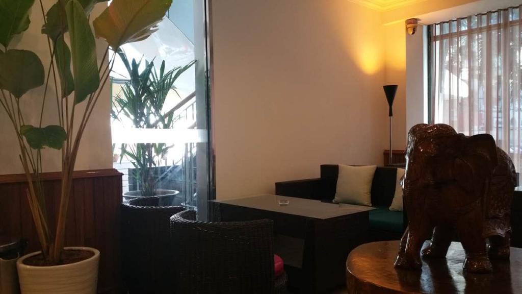 City Star Hotel Yangon Esterno foto