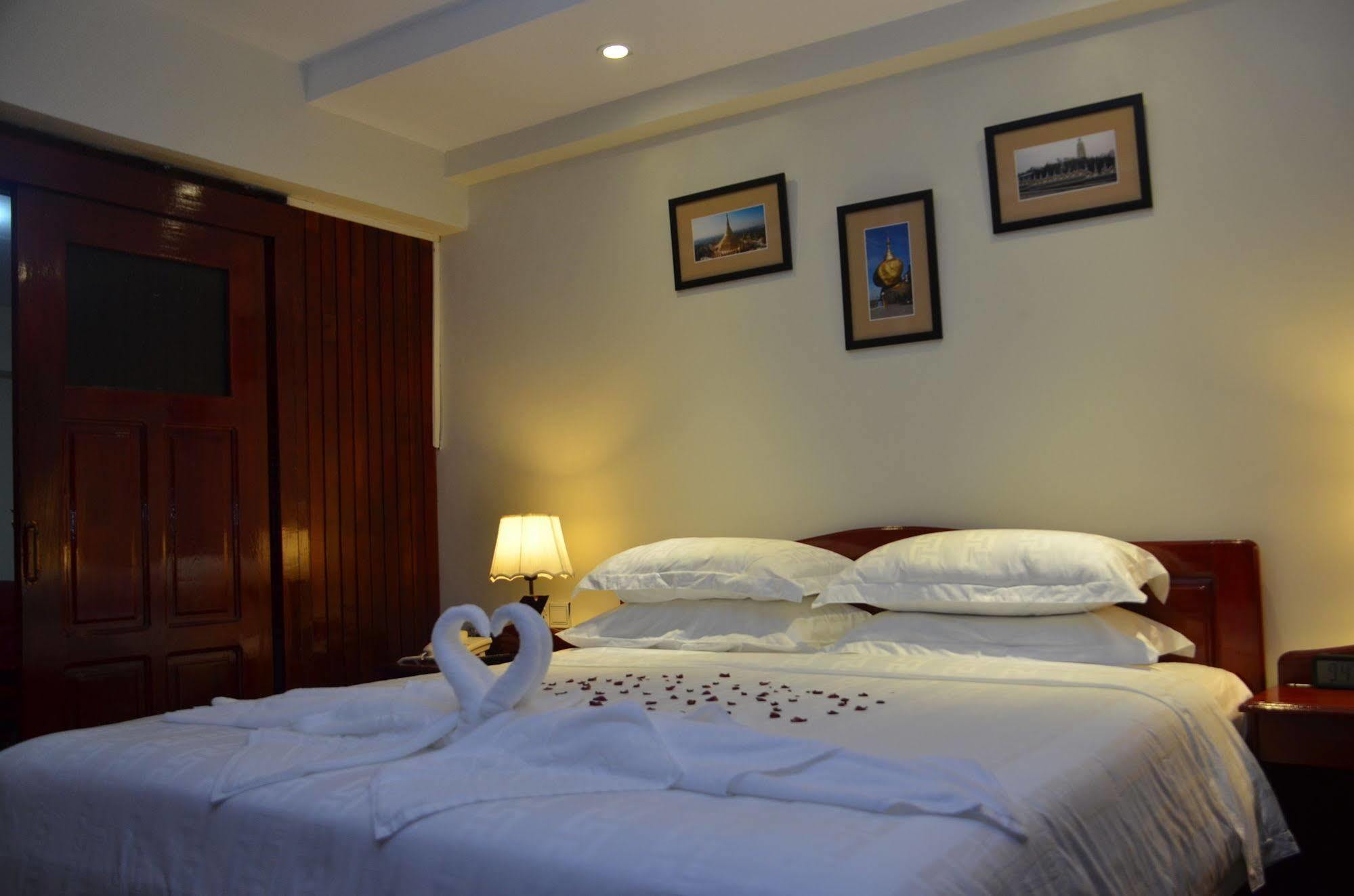City Star Hotel Yangon Esterno foto