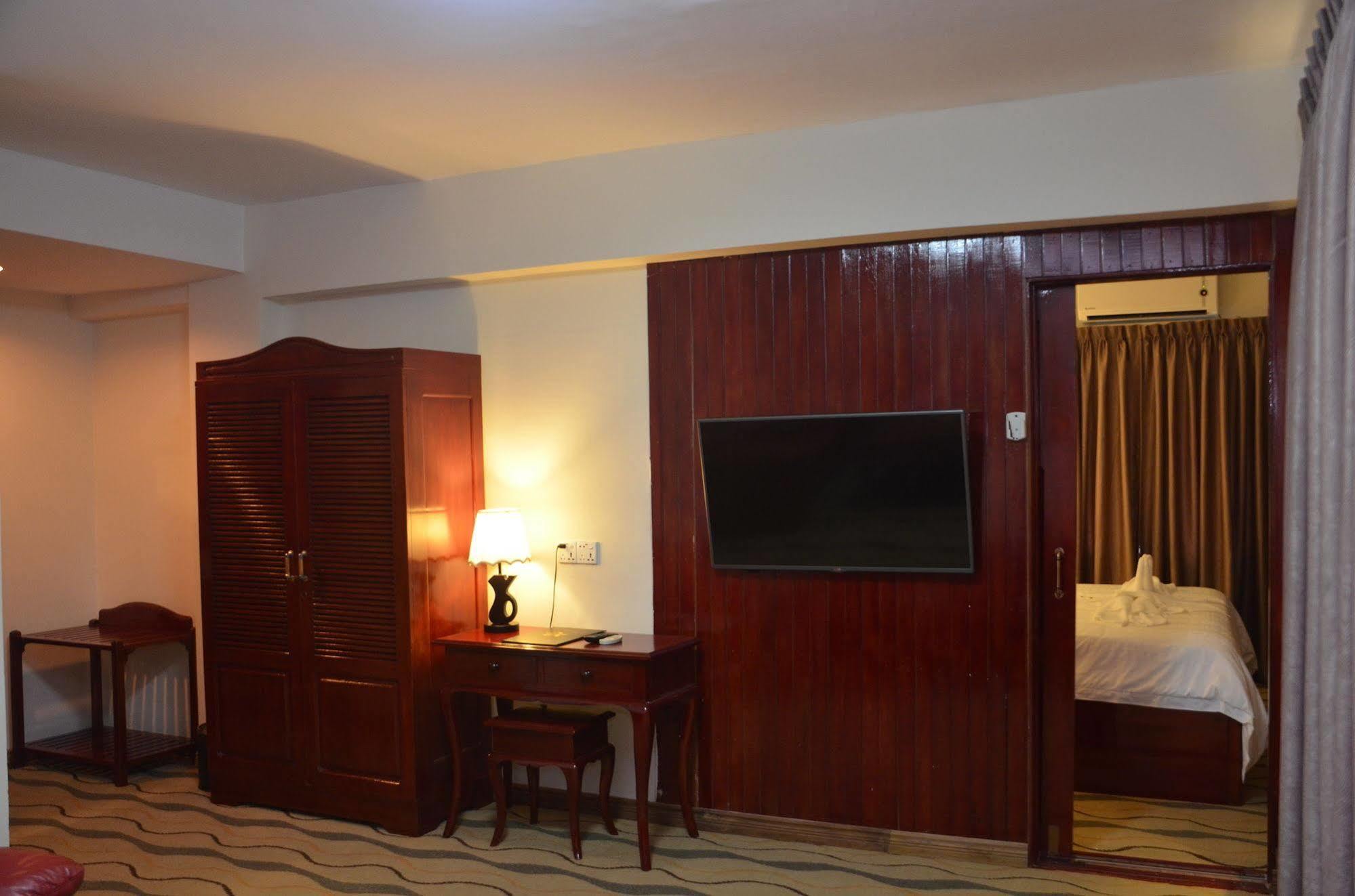 City Star Hotel Yangon Esterno foto
