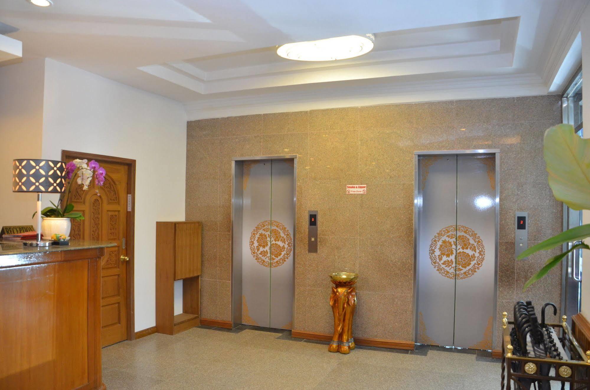 City Star Hotel Yangon Esterno foto
